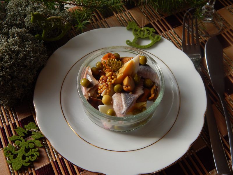 Sałatka śledziowa z grzybami Sałatka śledziowa z grzybami