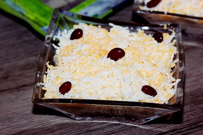 Sałatka śledziowa z jajem 