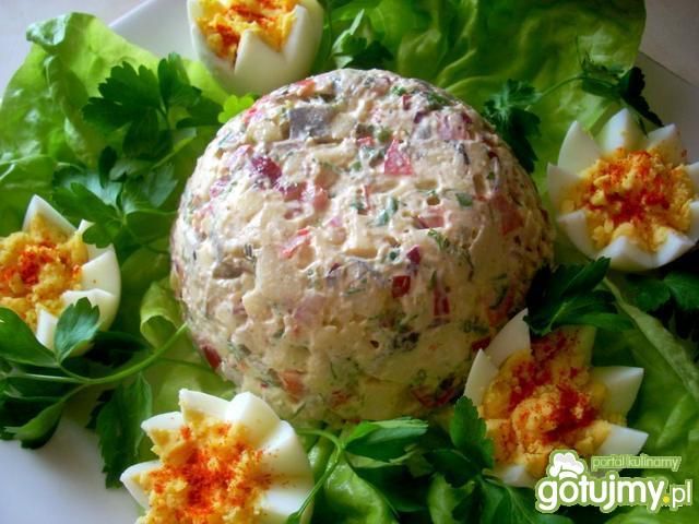 Sałatka śledziowa z jajem Sałatka śledziowa z jajem