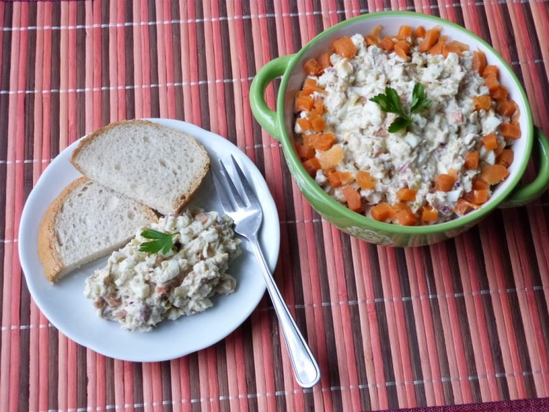 Sałatka śledziowa z marchewką