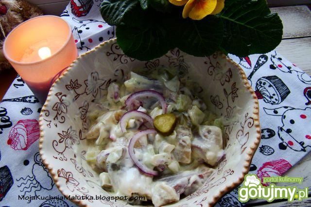 Sałatka śledziowa z ogórkami 