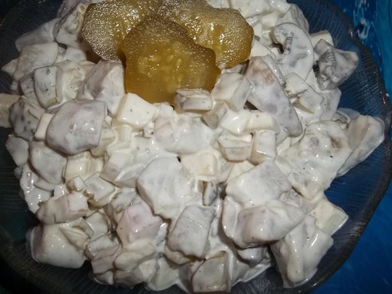 Sałatka śledziowa z pieczarkami Sałatka śledziowa z pieczarkami