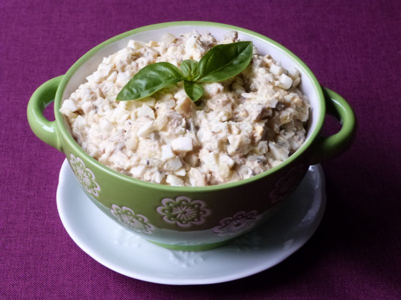 Sałatka śledziowa z pieczarkami