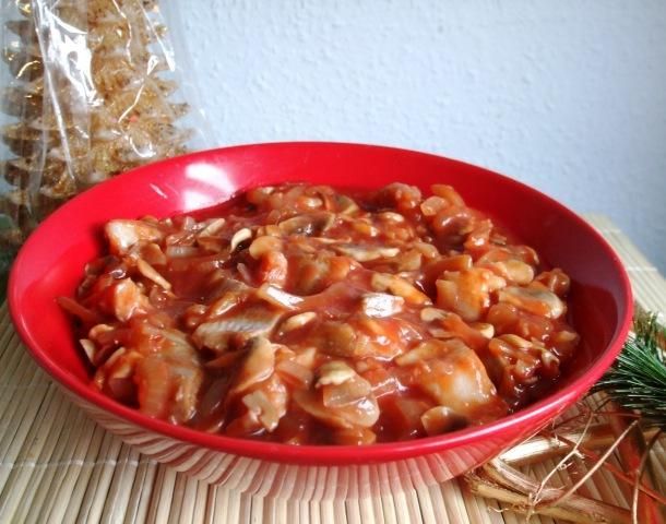 Sałatka śledziowa z pieczarkami