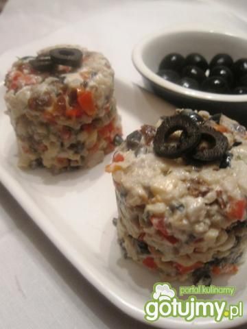 Sałatka śledziowa z rodzynkami