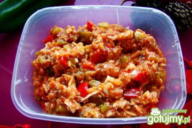 Sałatka śledziowo-pomidorowa  kanapkowa