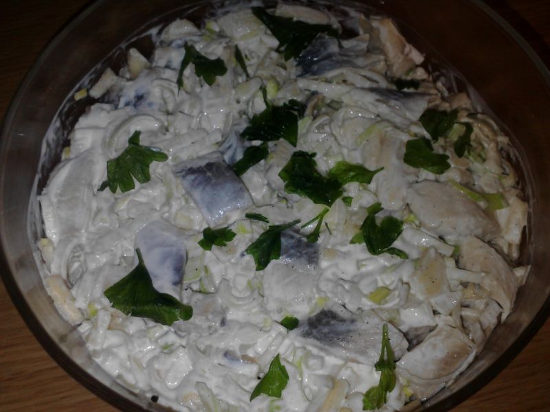 Sałatka śledziowo-porowa Sałatka śledziowo-porowa