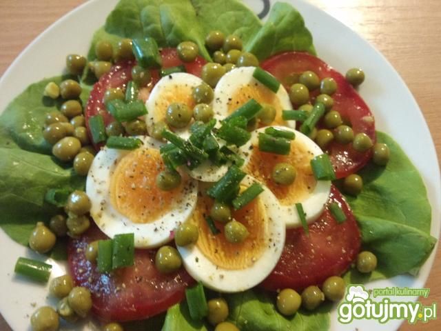 Sałatka śniadaniowa z groszkiem