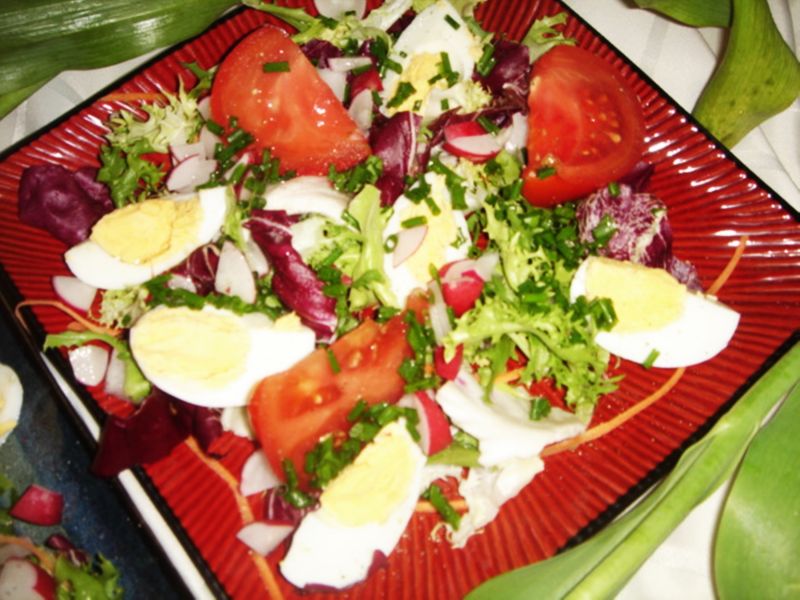 Sałatka śniadaniowa z jajkiem Sałatka śniadaniowa z jajkiem