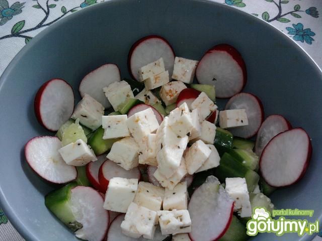 Sałatka śniadaniowa z serem korycińskim Sałatka śniadaniowa z serem korycińskim