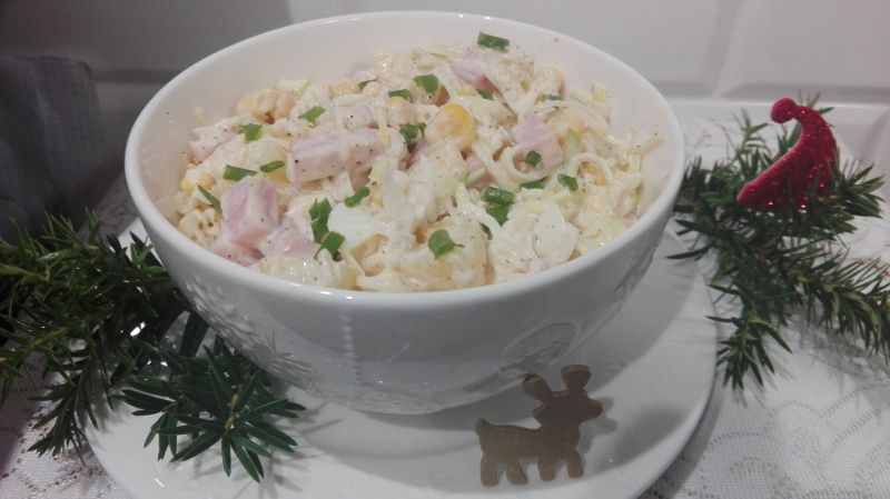 Sałatka świąteczna Sałatka świąteczna