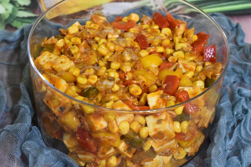 Sałatka świąteczna z makrelą Sałatka świąteczna z makrelą