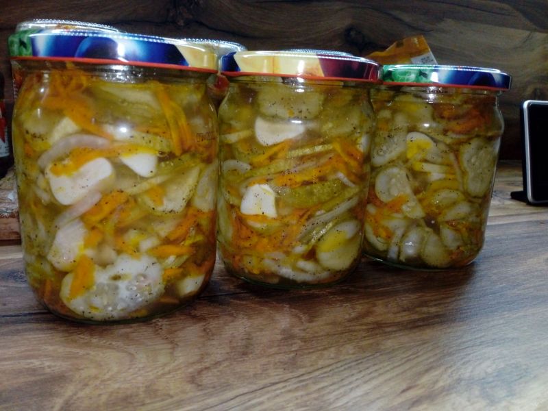 Sałatka szwedzka z ogórków Sałatka szwedzka z ogórków