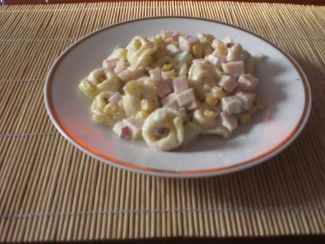 Sałatka tortellini Sałatka tortellini