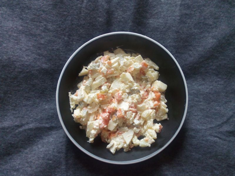 Sałatka tradycyjna bez groszku