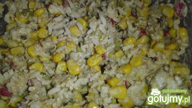 Sałatka tuńczykowa  Sałatka tuńczykowa