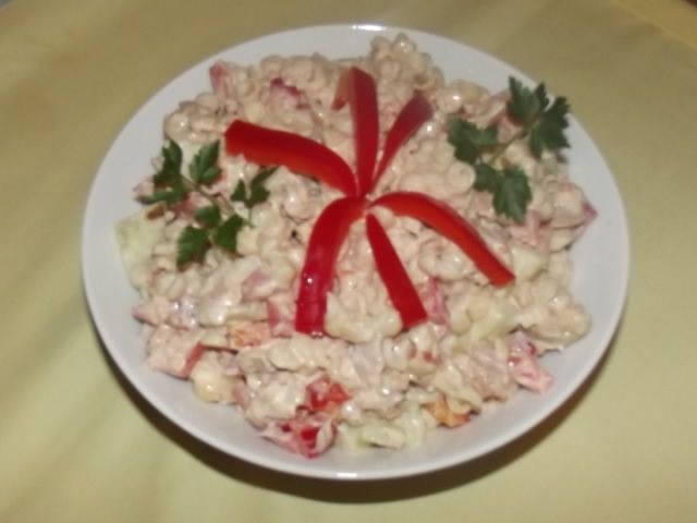 Sałatka tuńczykowa z pomidorem Sałatka tuńczykowa z pomidorem