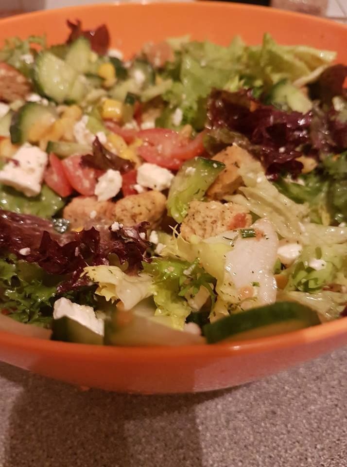 Sałatka typu greckiego