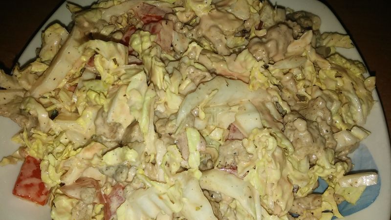 Sałatka typu gyros z mięsem mielonym