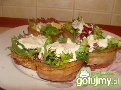 Sałatka w boczkowych koszyczkach Sałatka w boczkowych koszyczkach