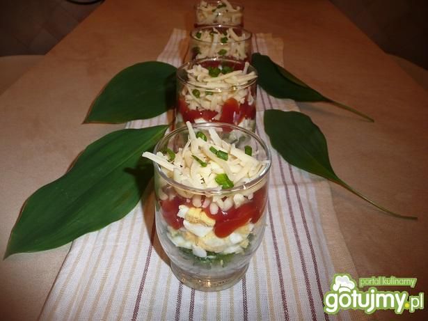 Sałatka w szklankach