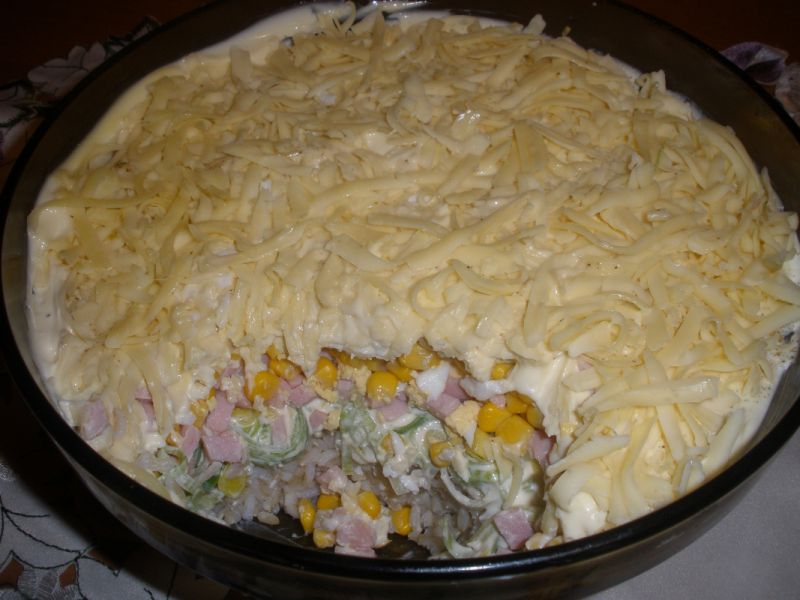 Sałatka warstwowa z serem