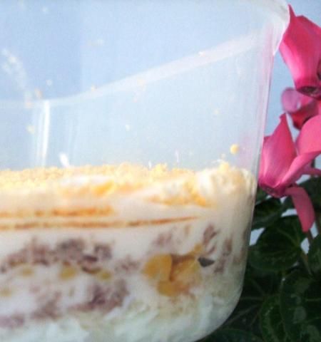 Salatka warstwowa z tunczykiem i jajami