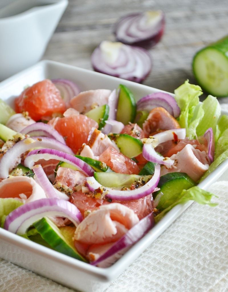 Sałatka warzywna z grejpfrutem 