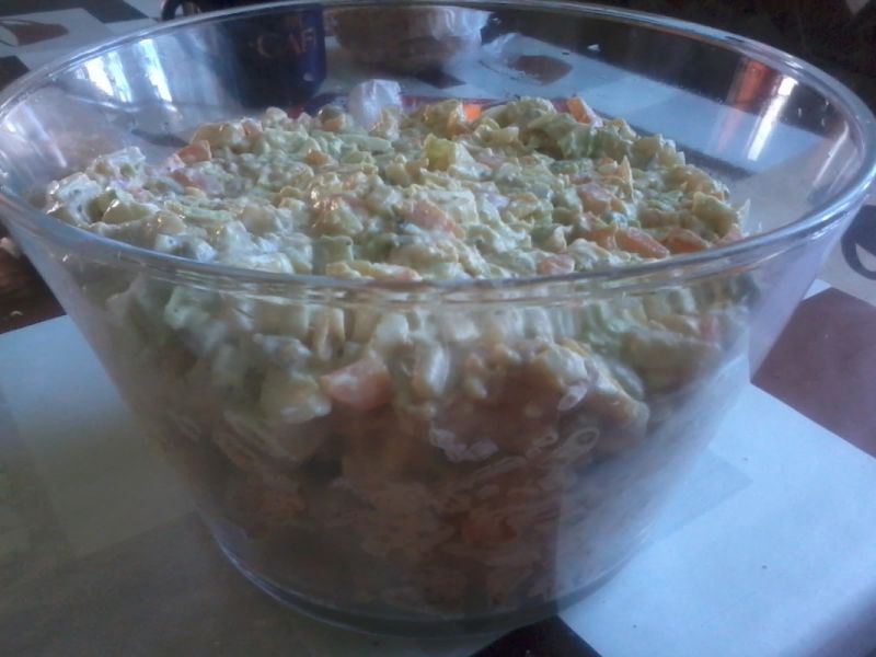 Sałatka warzywna z kurczakiem