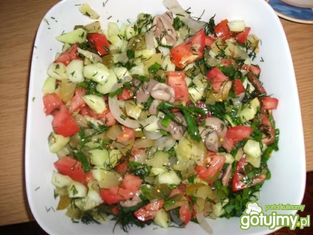 Sałatka warzywna z marynowanymi grzybkam Sałatka warzywna z marynowanymi grzybkam