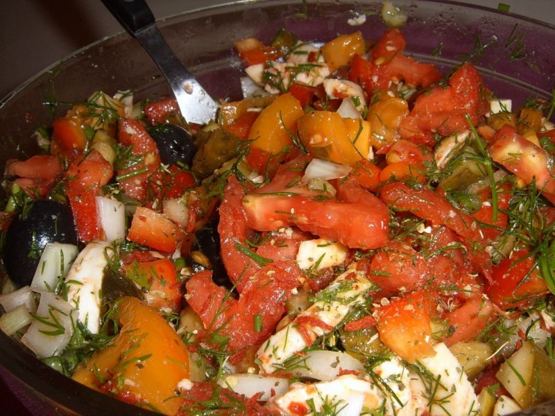 Sałatka warzywna z mozzarellą Sałatka warzywna z mozzarellą