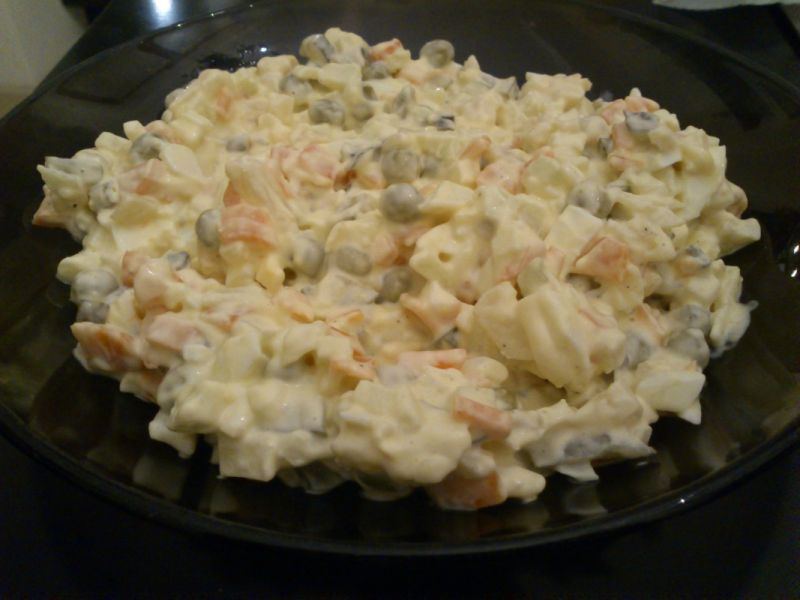 Sałatka warzywna z pasternaku z majonezem