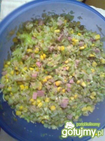 Sałatka warzywna z szynką Sałatka warzywna z szynką