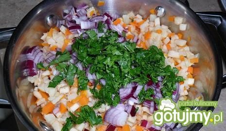 Sałatka warzywna z zieleniną Sałatka warzywna z zieleniną