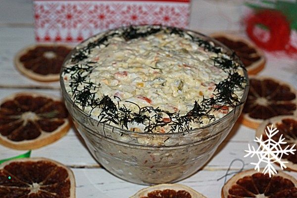 Sałatka warzywna ze śledziem marynowanym Sałatka warzywna ze śledziem marynowanym