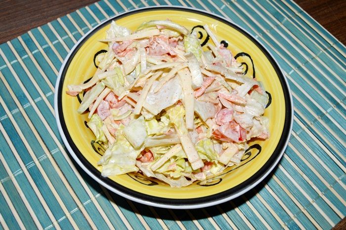 Sałatka warzywno-serowa