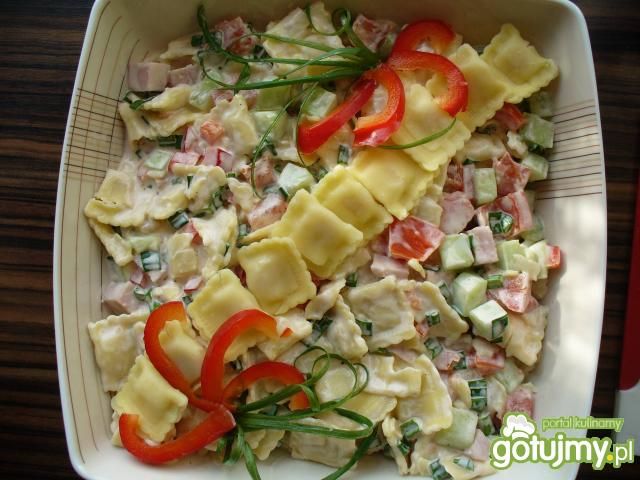 Sałatka wegetariańska z tortelini  Sałatka wegetariańska z tortelini