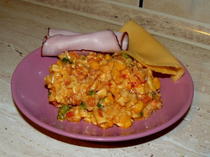 Sałatka węgierska z ryżem