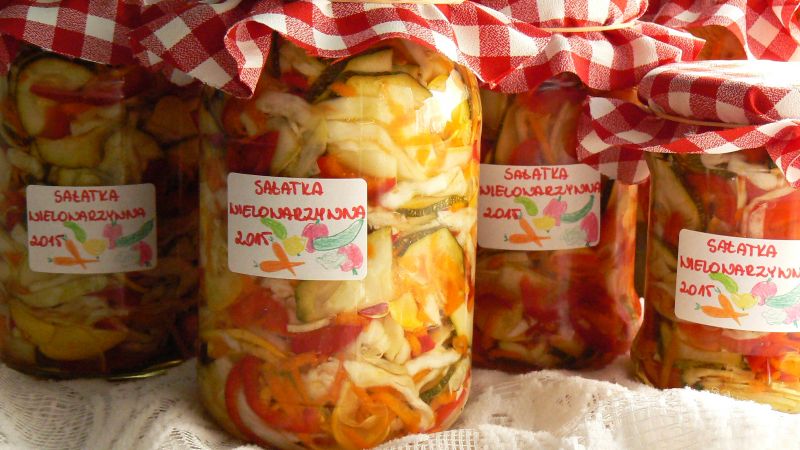 Sałatka wielowarzywna Sałatka wielowarzywna