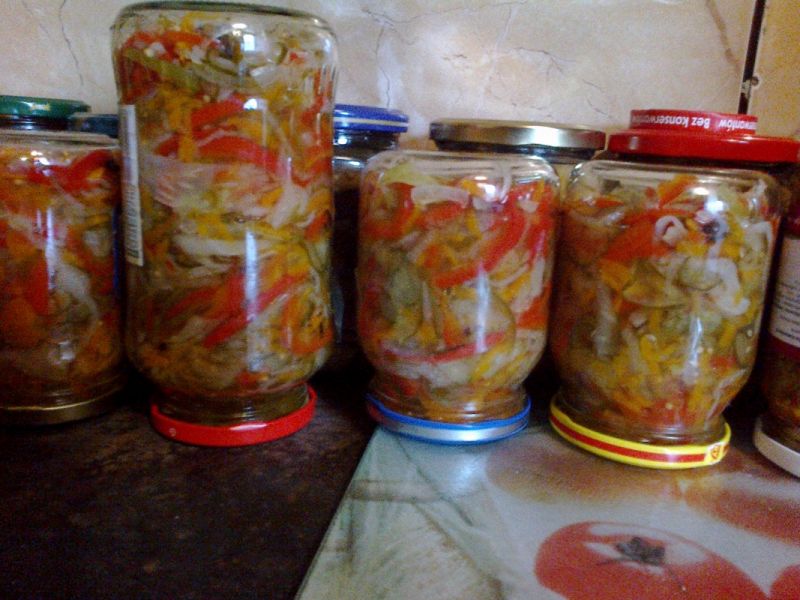 Sałatka wielowarzywna do słoika  Sałatka wielowarzywna do słoika