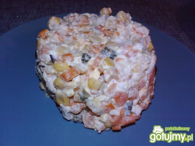 Sałatka wielowarzywna w foremkach Sałatka wielowarzywna w foremkach