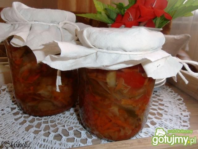 Sałatka wielowarzywna z jabłkami