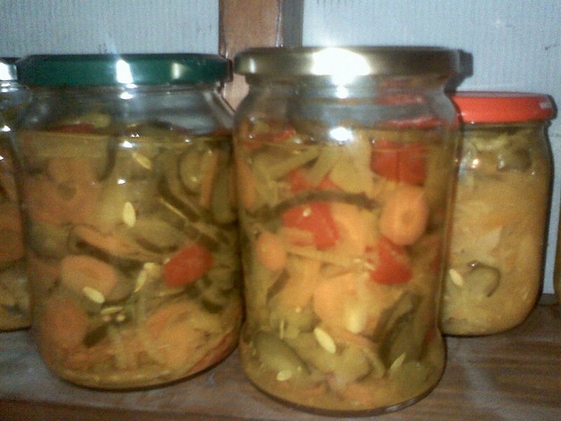 Sałatka wielowarzywna z kurkumą