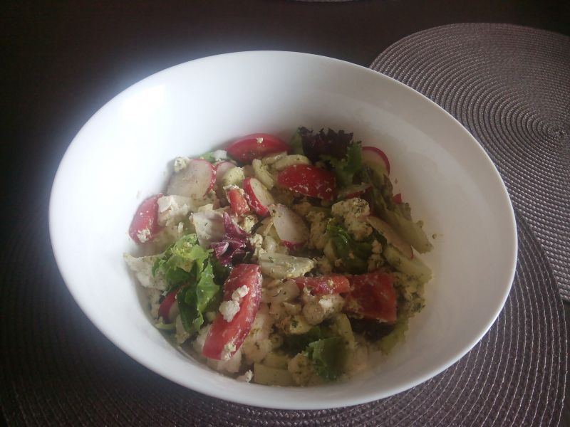 Sałatka wiosenna z fetą