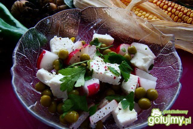 Sałatka wiosenna z fetą Iwy Sałatka wiosenna z fetą Iwy