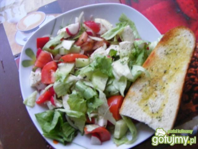 Sałatka witaminka z bagietką