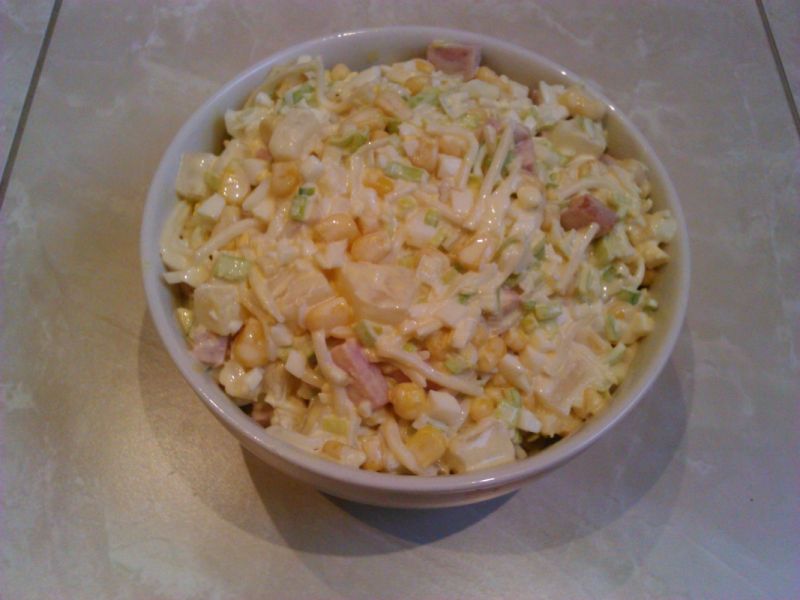 Sałatka z ananasem  Sałatka z ananasem