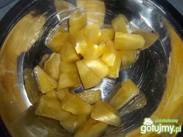 Sałatka z ananasem 8