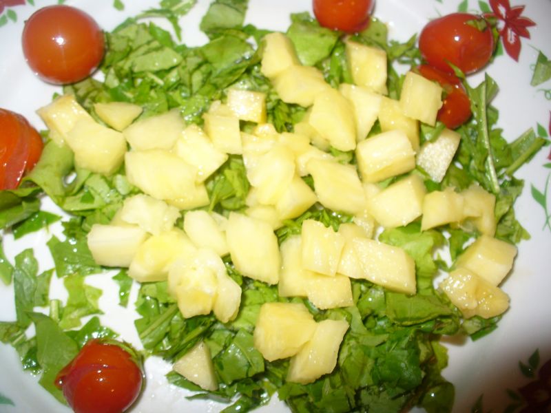 Sałatka z ananasem,arbuzem i papryką