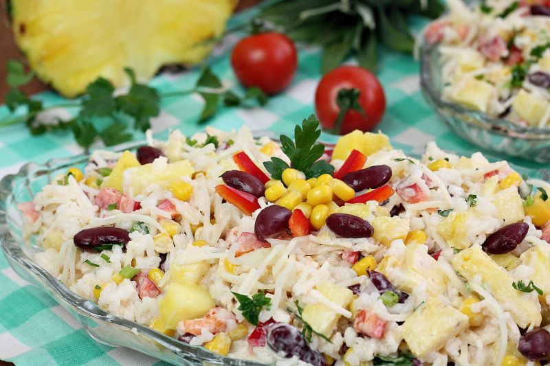 Sałatka z ananasem i selerem